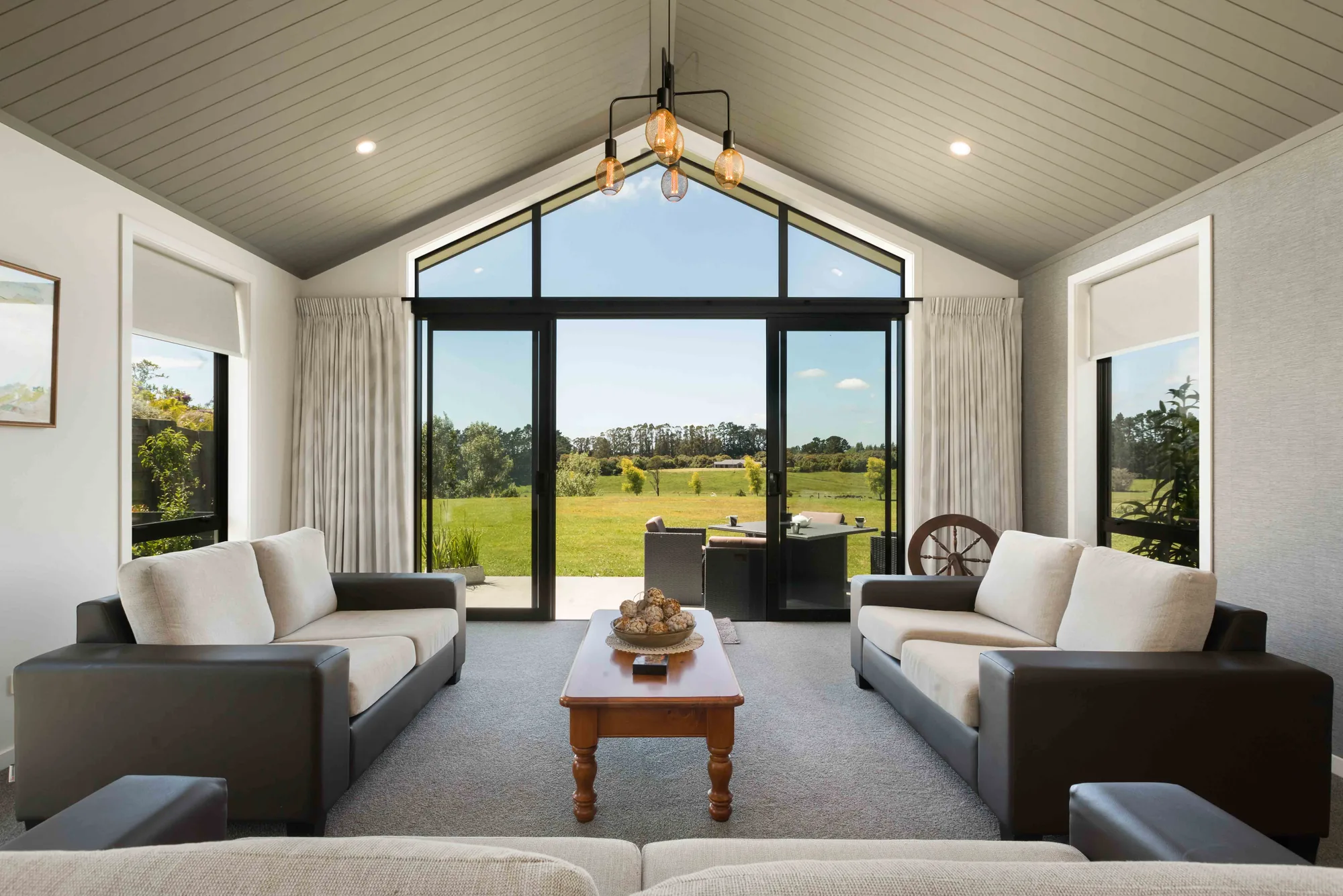 Interior property photograph.